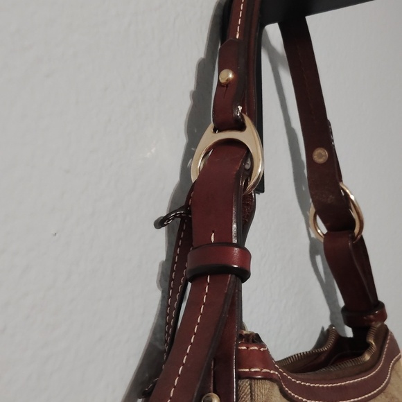 Dooney & Bourke Purse Heart Logo - Picture 3 of 16